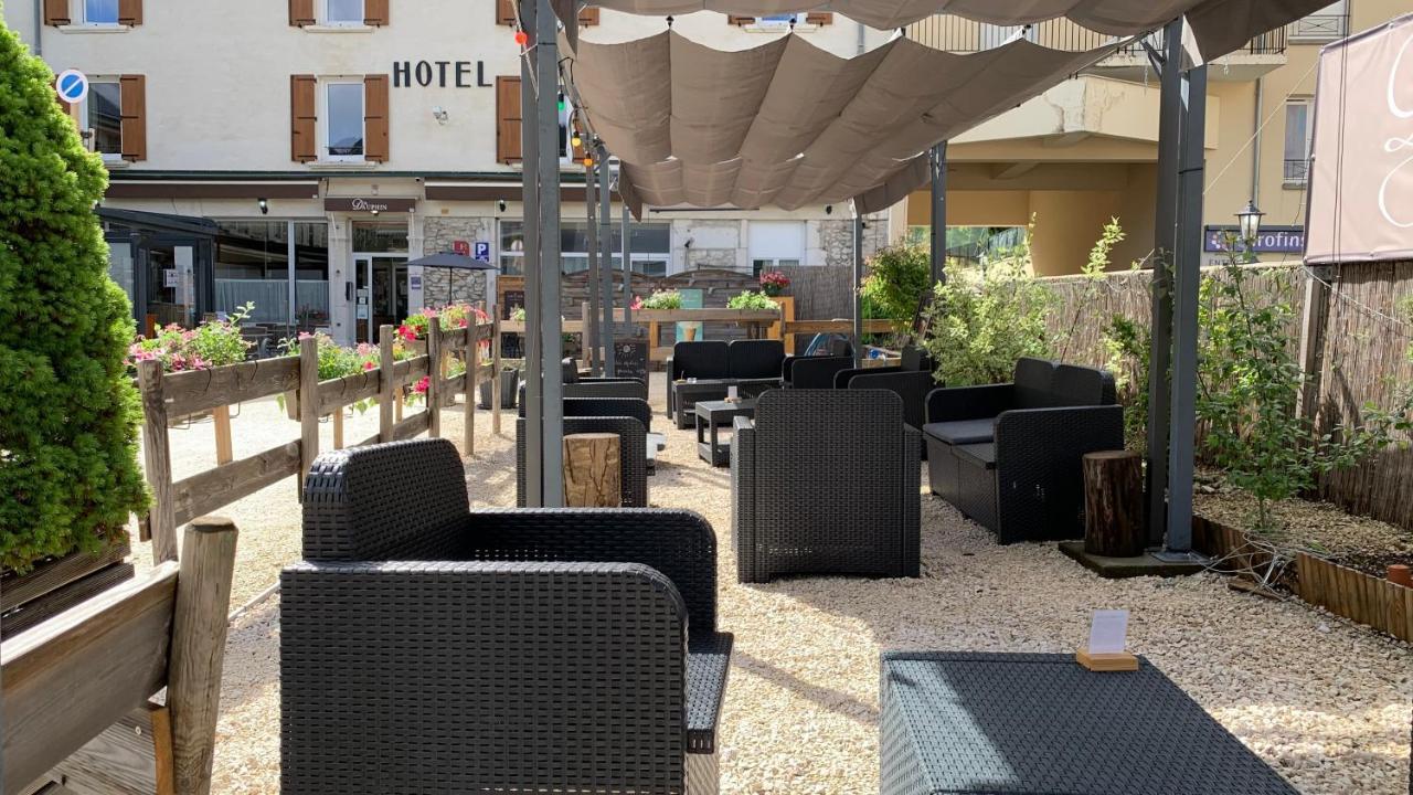 ווילארד-דה-לאנס Hotel Le Dauphin מראה חיצוני תמונה