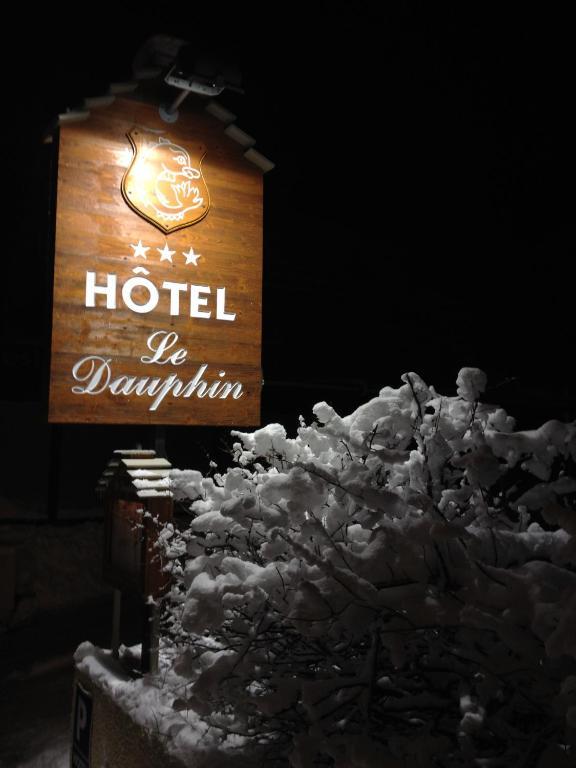 ווילארד-דה-לאנס Hotel Le Dauphin מראה חיצוני תמונה