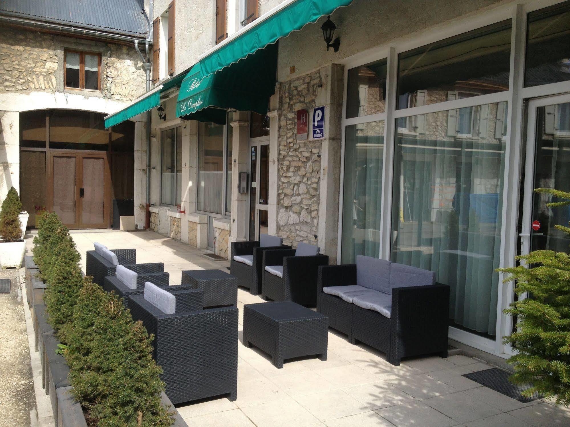ווילארד-דה-לאנס Hotel Le Dauphin מראה חיצוני תמונה
