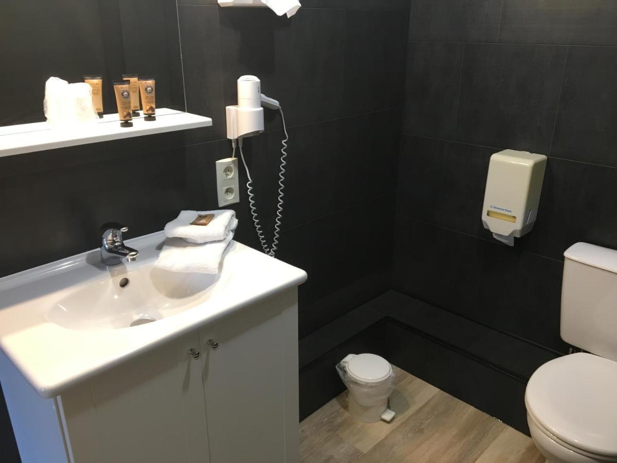 ווילארד-דה-לאנס Hotel Le Dauphin מראה חיצוני תמונה